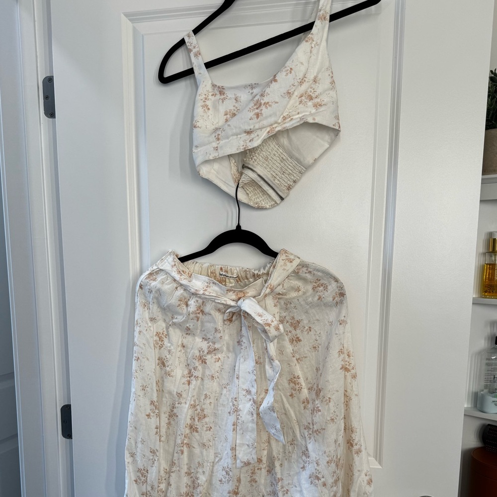 Palm Linen Two Piece
Color: Riso, size 2 - Picture 6 of 10